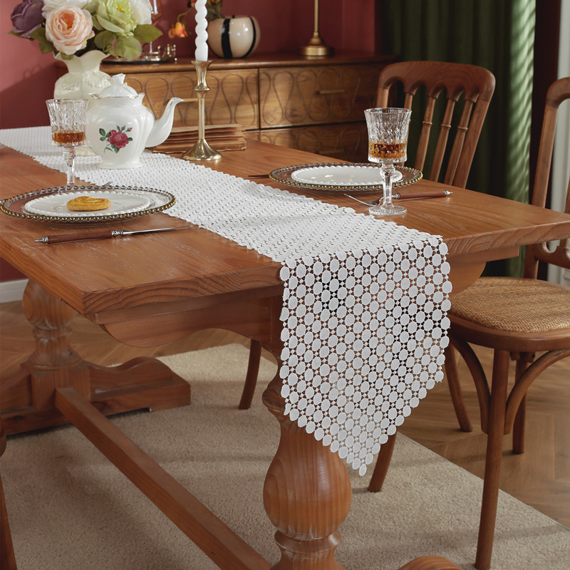 Rustic Romantic White Hollow Floral Polka Dot Milk Silk Water-Soluble Lace Table Runner Wedding Decoration Wholesale_voghion.com