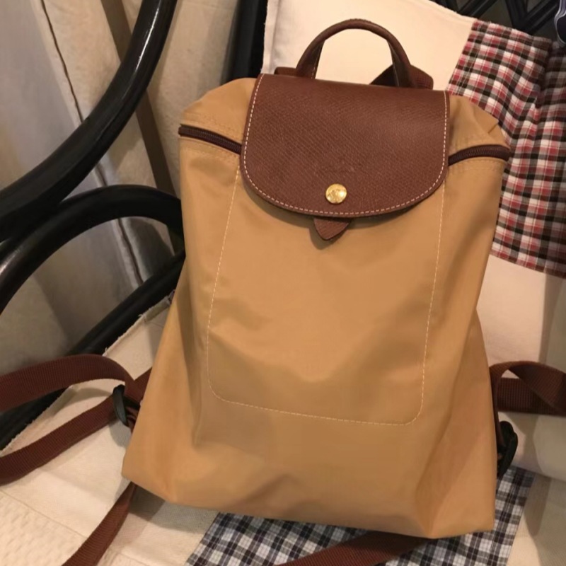 Classic sand yellow shoulders