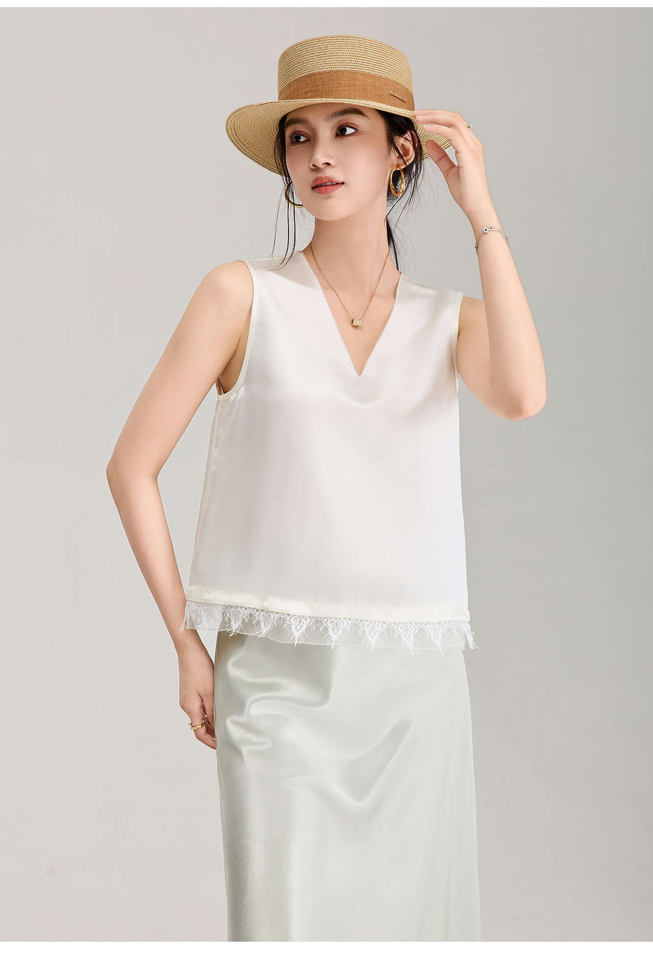 Áo hai dây nữ satin phối ren cổ chữ V — màu đen chi tiết 12