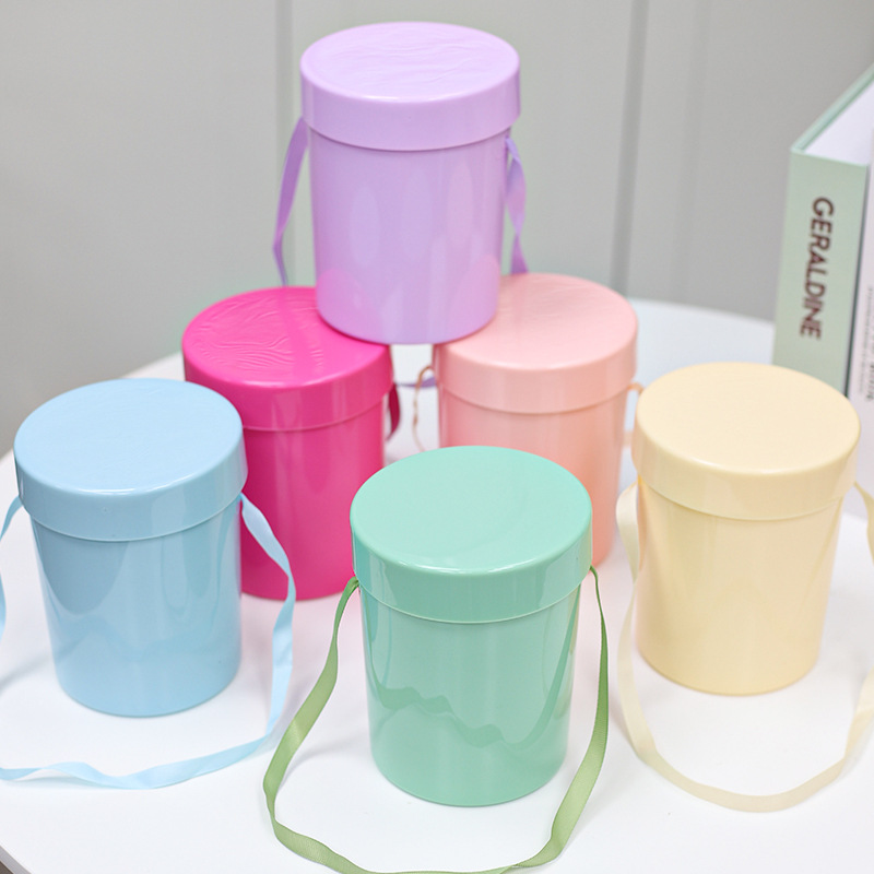 节日新款PP塑料手提小抱桶插花桶鲜花桶礼物礼盒马卡龙彩色桶批发