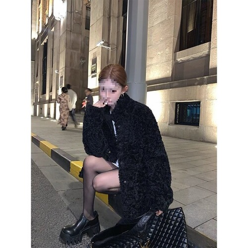 Tomato-rich girl. Teddy stand-up collar fur coat, thickened short coat.