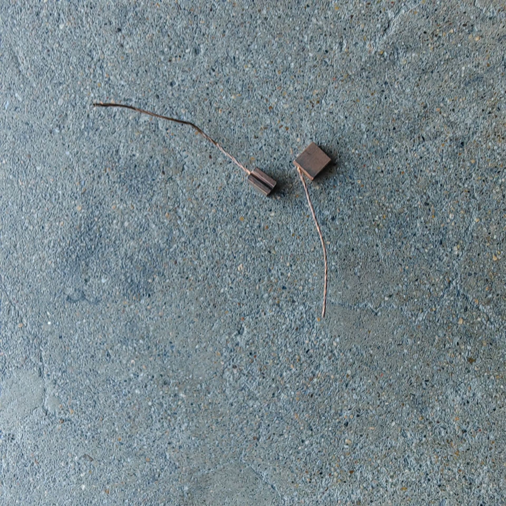 供应切割机7*15*20碳刷电刷(图)