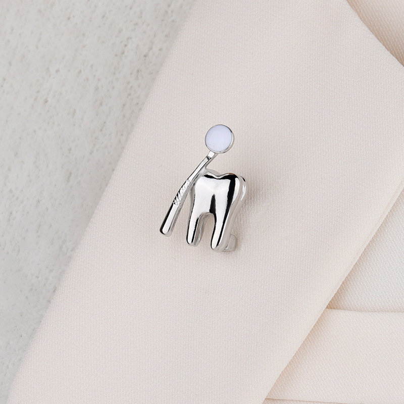 6g Weight Brooches Classification Daily Occasion Alloy Material Unisex Gender Plating Design Fashion Style Fashion Pin Alloy Plating Unisex Brooches 6