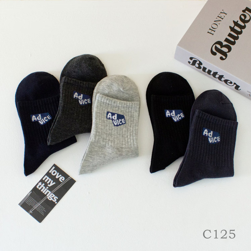Socks men's sports new smiley face letters mid-tube socks casual combed cotton autumn and winter student socks men's basketball socks Socks men's sports new smiley face letters mid-tube socks casual combed cotton autumn and winter student socks men's basketball socks