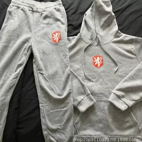 亚马逊新款潮牌跨境宽松运动套装美式复古时尚印花男卫衣卫裤外贸