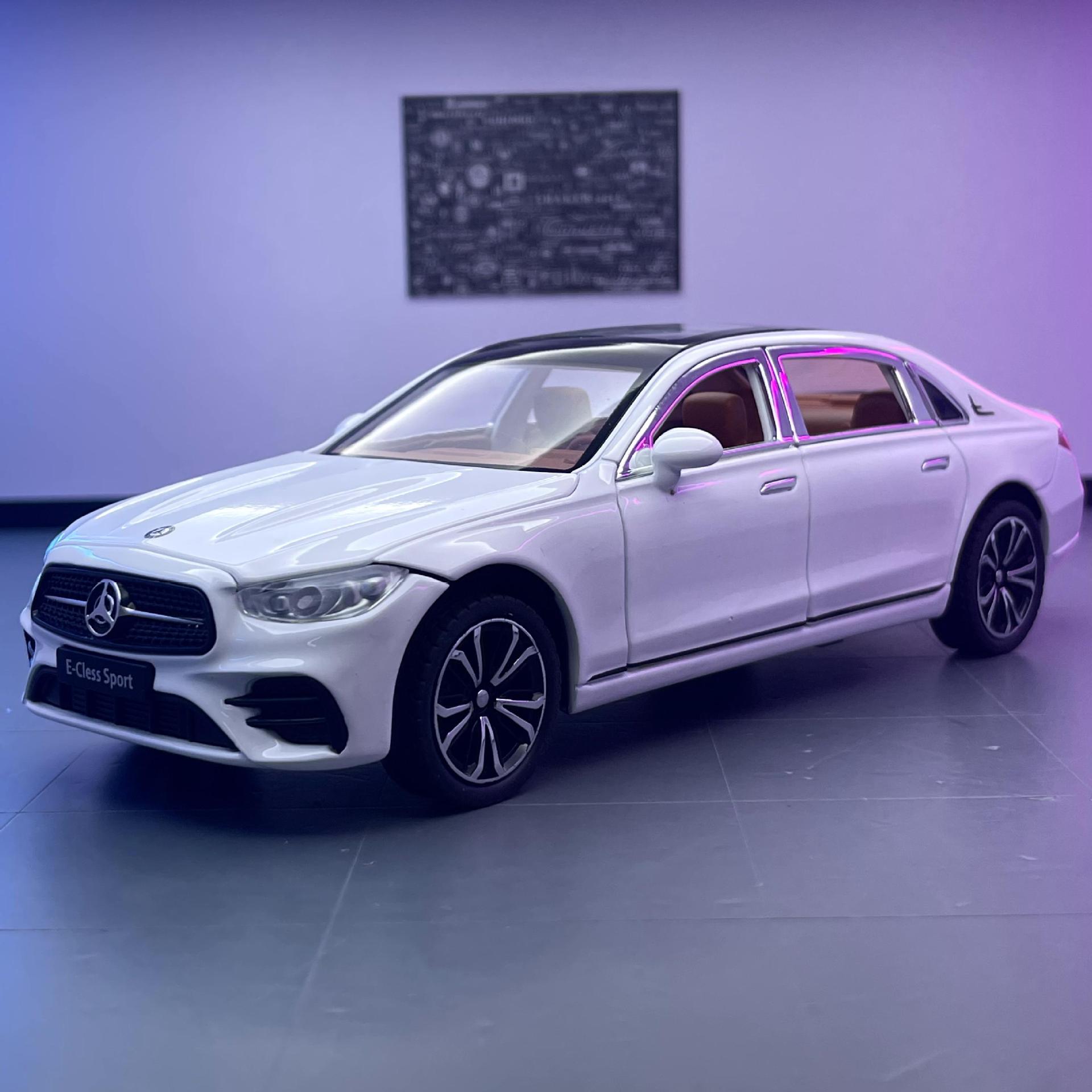 Nuevo modelo de coche de aleación Haodi nuevo Mercedes-Benz E300 coche tire hacia atrás con sonido y luz modelo de coche de juguete colección de decoración