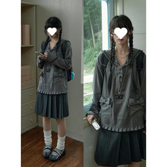 格蕾女孩 秋装新款日系复古设计感灰色波点上衣学院半裙显瘦套装
