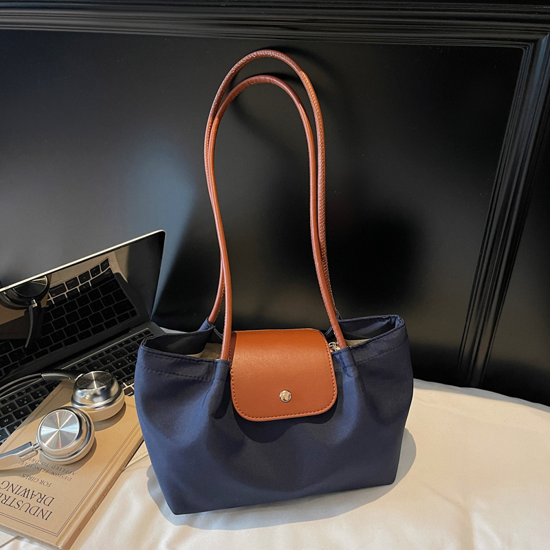 Women's Large Capacity Tote Bag Trendy Commuter Shoulder Bag Style Versatile Quilted Pattern New_voghion.com