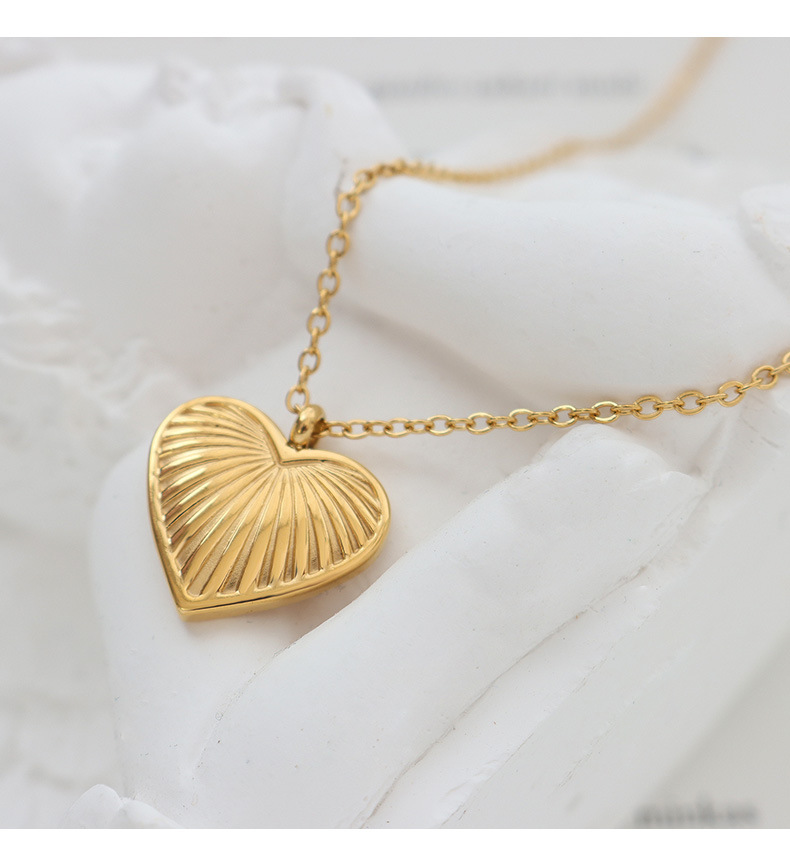 Fashion Heart Shape Titanium Steel Necklace Plating Stainless Steel Necklaces