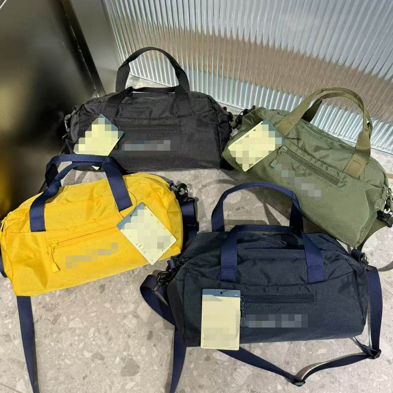 日本のトレンディなブランドのクロスボディバッグ、シンプルでカジュアルな男性と女性のポータブルアウトドア軽量野球バッグ、ファッショナブルなバッグ、ボウリングバッグ|undefined