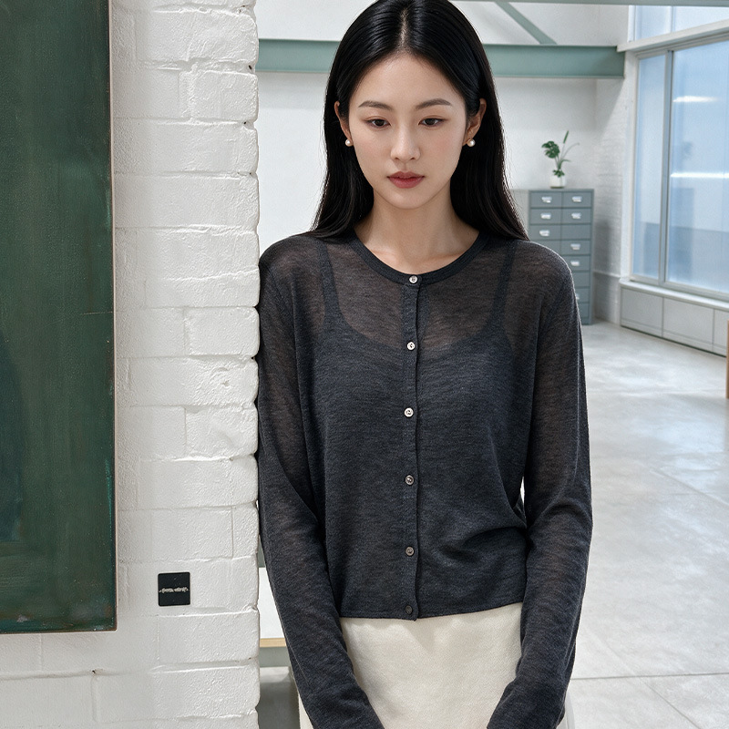 Relaxed and stylish wool blend high-quality knit cardigan for women, featuring a casual, long-sleeved, thin, and water-soluble design Relaxed and stylish wool blend high-quality knit cardigan for women, featuring a casual, long-sleeved, thin, and water-soluble design