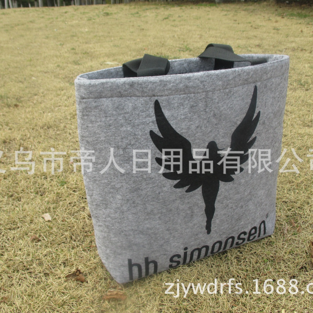 厂家 毛毡手提袋 各种款式均可做 质量保证 交货准时