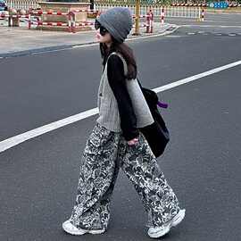 女童秋季休闲宽松洋气运动裤2026春秋新款女孩马甲T恤裤子三件套