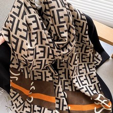 棉麻丝巾春秋款洋气时尚披肩围脖2021新款百搭妈妈印花围巾冬季女