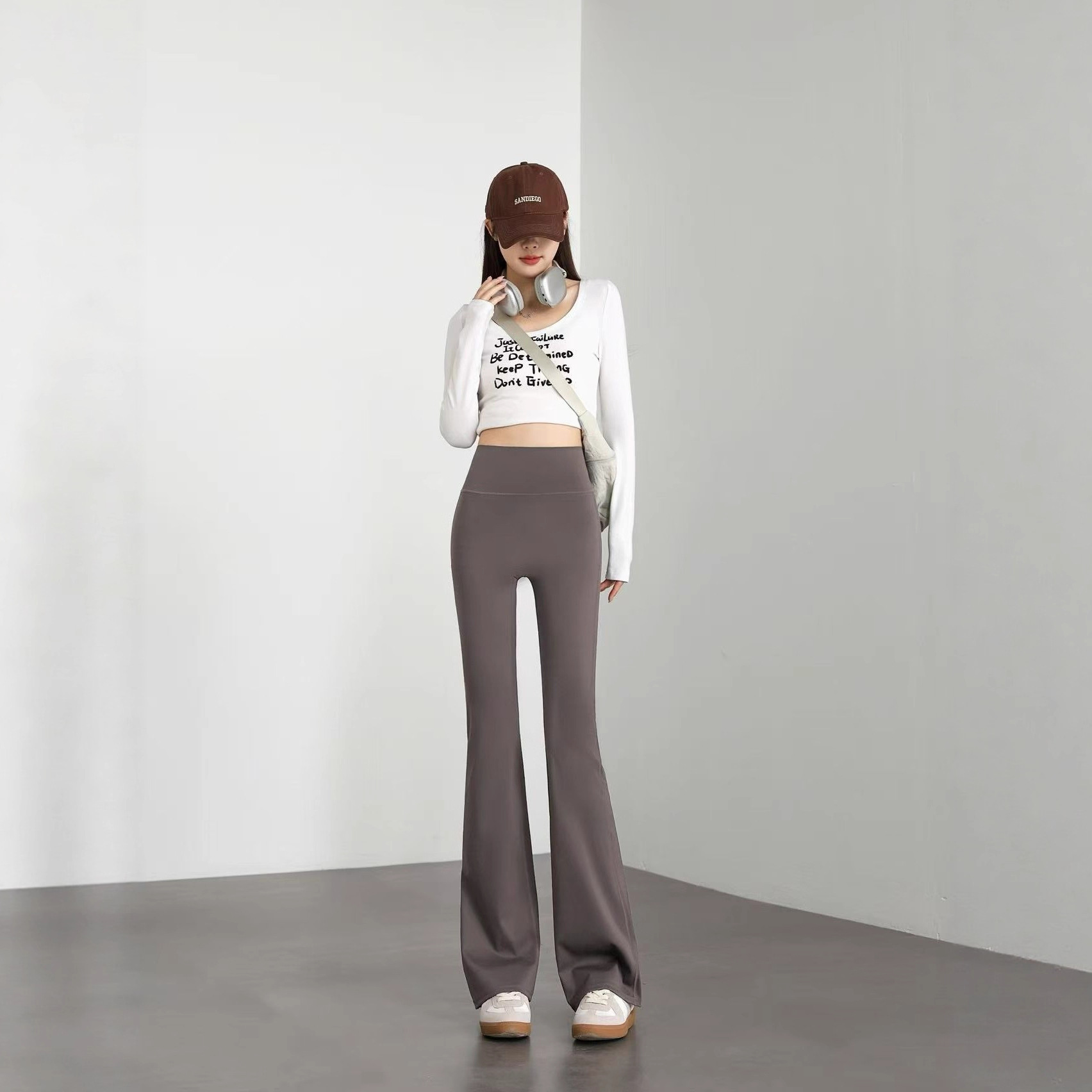 New Product: Lu Jia Casual Fashion Micro-Flared Simple Versatile Fleece-Lined Casual Versatile Outdoor Sports