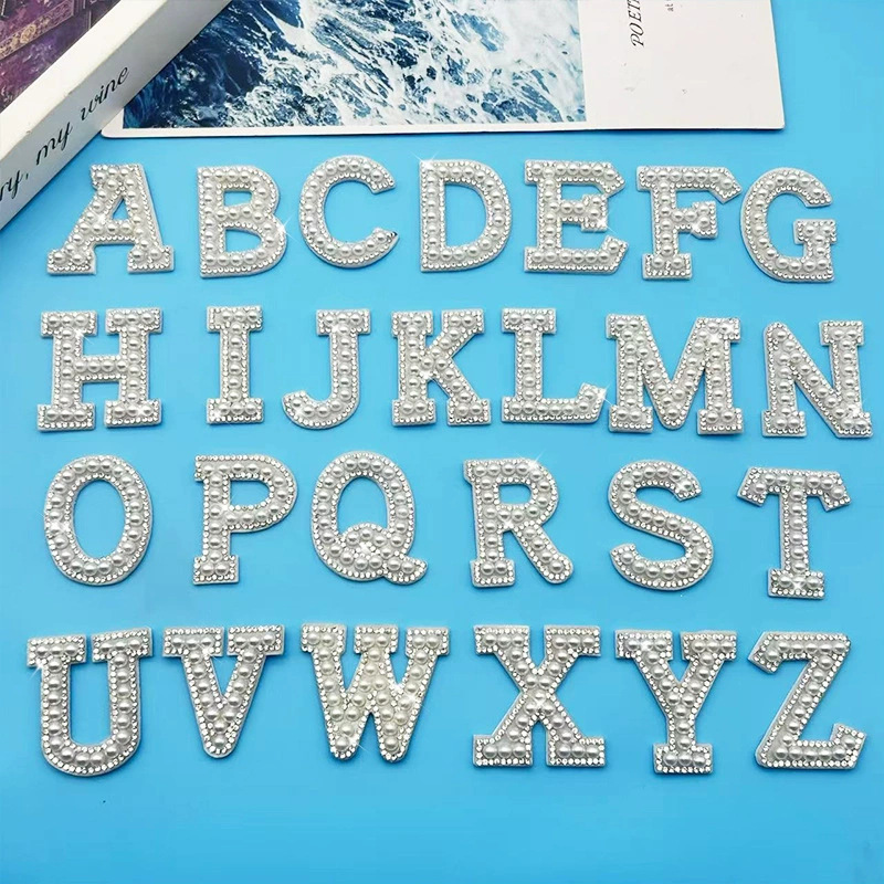 Pegatinas de diamantes de imitación con letras del alfabeto (26 letras), accesorios decorativos para manualidades, pegatinas de tela, decoraciones para ropa, pegatinas de diamantes de imitación, gran venta.