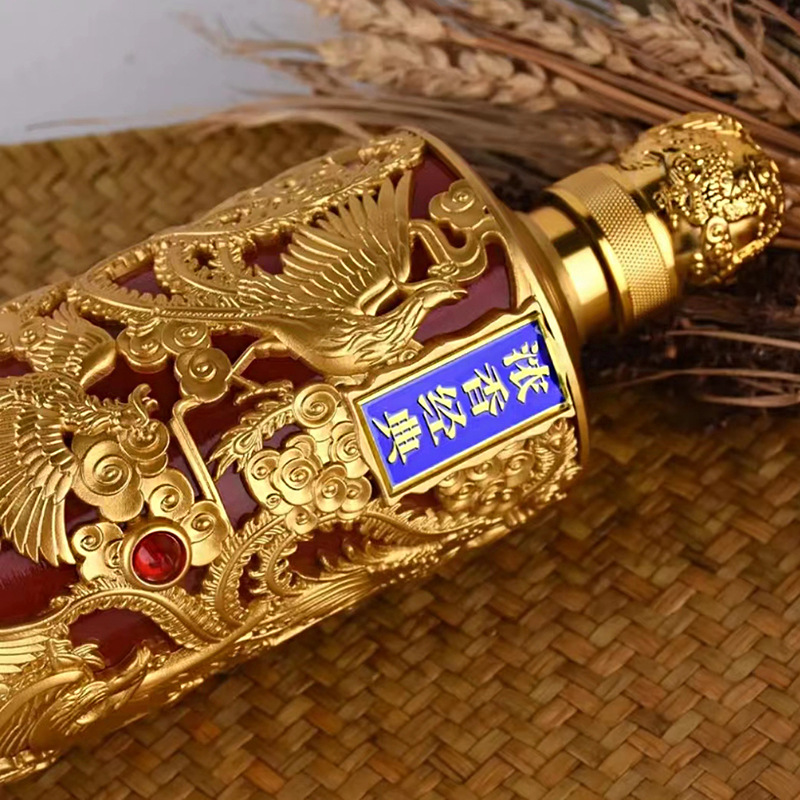 Pure Grain Original Juice Baijiu Whiskey for Wholesale in Gujing Town, Gift-Ready Boxed Strong Aroma Baijiu