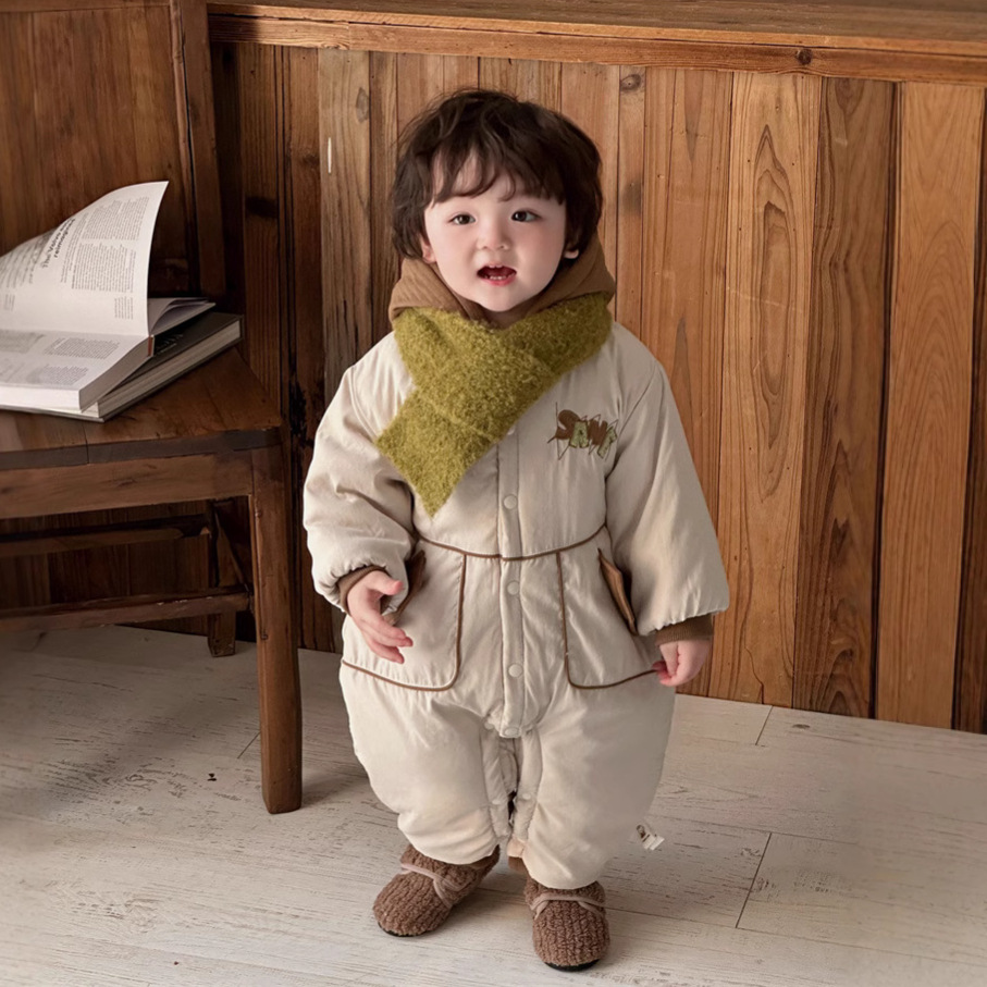Invierno nuevo estilo bebé coreano estilo occidental cosido letras engrosamiento cálido bebé acolchado de una pieza a servicio exterior 1