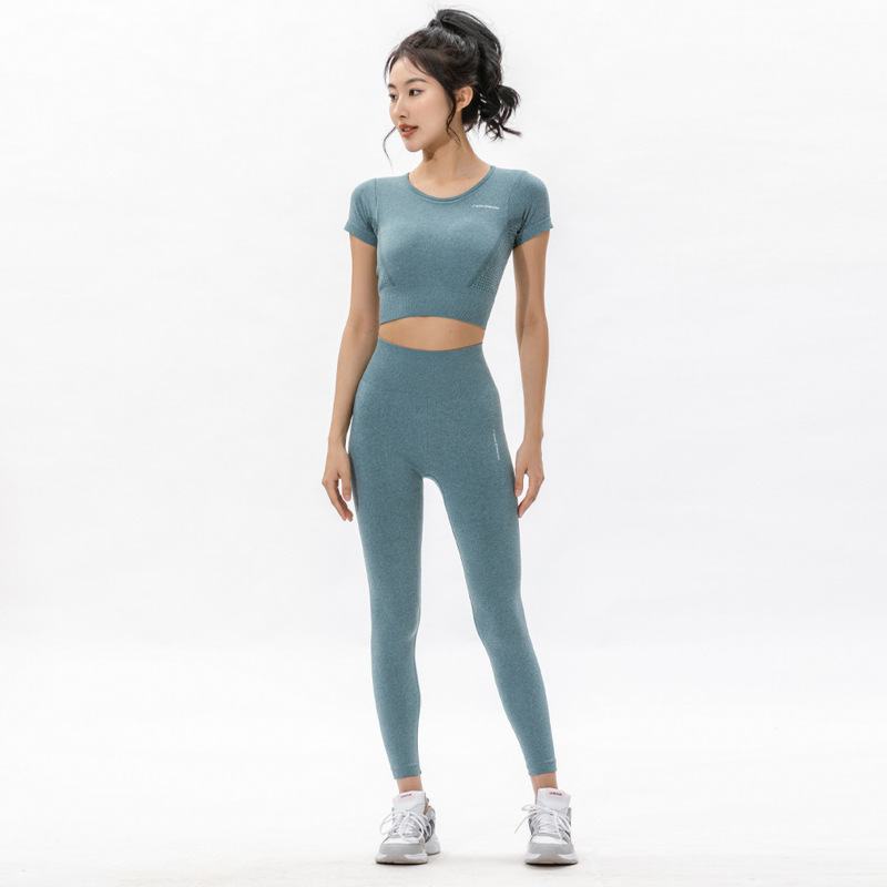 Seamless One-Piece Woven Sports Yoga Clothing, Slim Fit, Breathable Cup One-Piece Top, Beautiful Back, Short-Sleeved Yoga Clothing, Women's Suit Seamless One-Piece Woven Sports Yoga Clothing, Slim Fit, Breathable Cup One-Piece Top, Beautiful Back, Short-Sleeved Yoga Clothing, Women's Suit