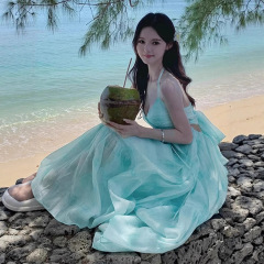 ミントマンボ海辺の休暇の雰囲気のビーチスカートデザインホルターネックドレス妖精のような気質の大きな裾のスカート