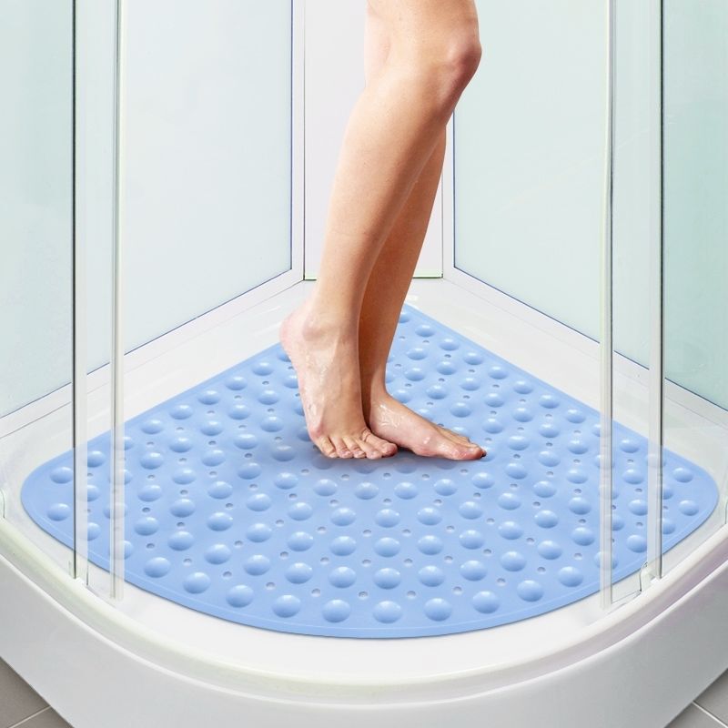 Fan-shaped bathroom non-slip mat comfortable triangle shower room floor mat Diamond bathroom bath bathroom mat generation hair Fan-shaped bathroom non-slip mat comfortable triangle shower room floor mat Diamond bathroom bath bathroom mat generation hair