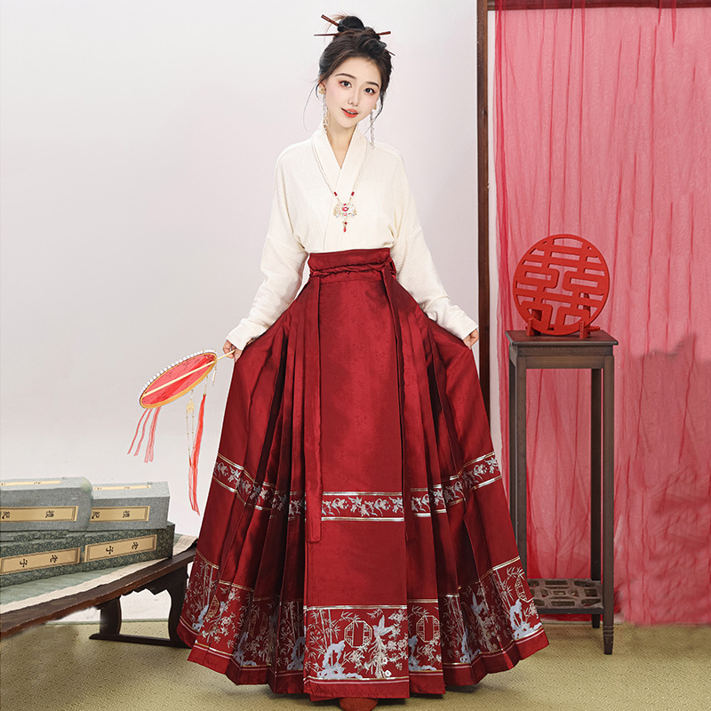Women's Set with Bamboo and Horse-Face Skirt, Black and Red Hanfu Style, Gold-embroidered Chinese Toasting Attire, Ming Dynasty Original Authentic