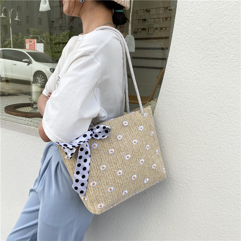 Women's Bags 2024 New Straw Silk Scarf Shoulder Portable Girls Large Capacity Casual Large Bag Trendy Vacation Beach Bag