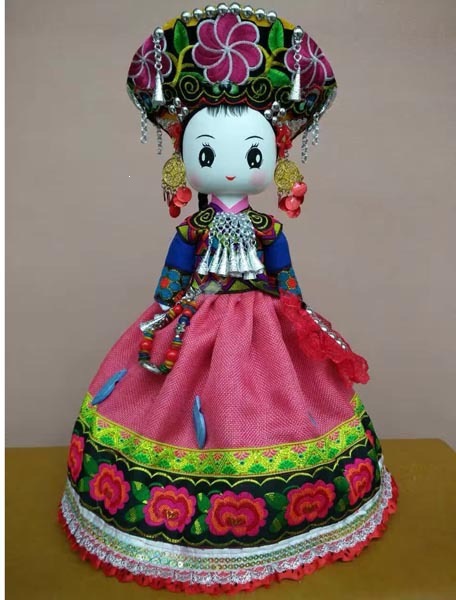 Large ethnic dolls, home decor wooden ornaments, creative design gifts, children's toys, travel souvenirs