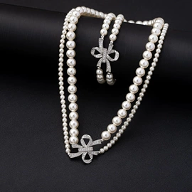 项链;耳环;手链