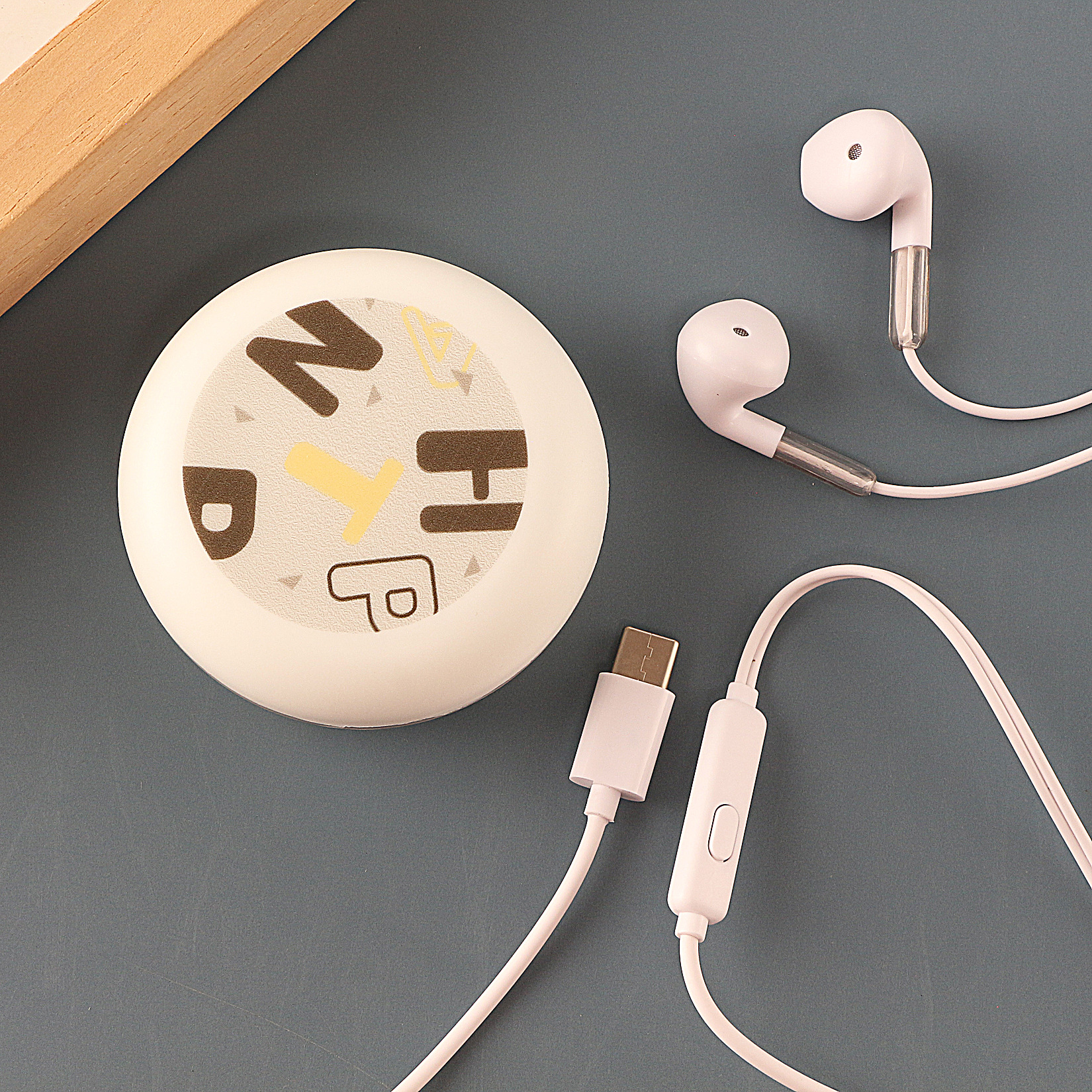 Wired Earphones With Cartoon Design For Type-c Usb Devices_voghion.com