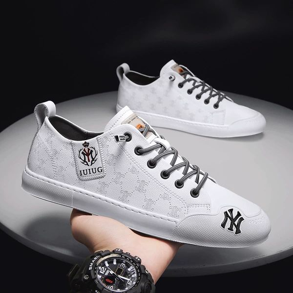 White (trendy model)