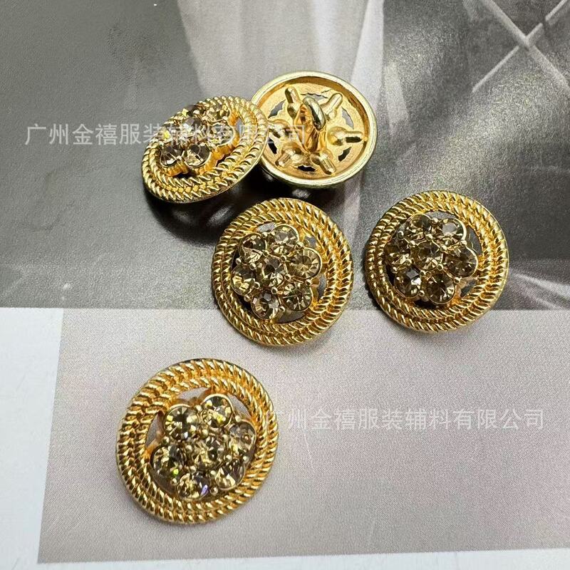 Diamond-encrusted hollowed-out six-petal flower metal buttons French-style blouse shirt cardigan sweater sleeve collar clothing accessories buckle