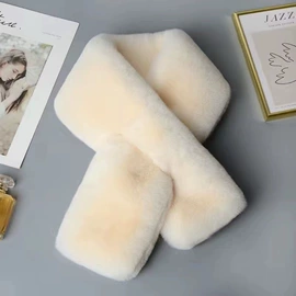 挂饰挂件;钥匙扣;围巾