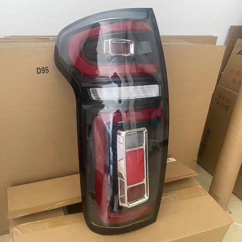Suitable for the Rear Tail Light Assembly of the Great Wall Poer Passenger Version, Original Factory Rear Brake Light Housing for the Off-Road Version Pickup Truck