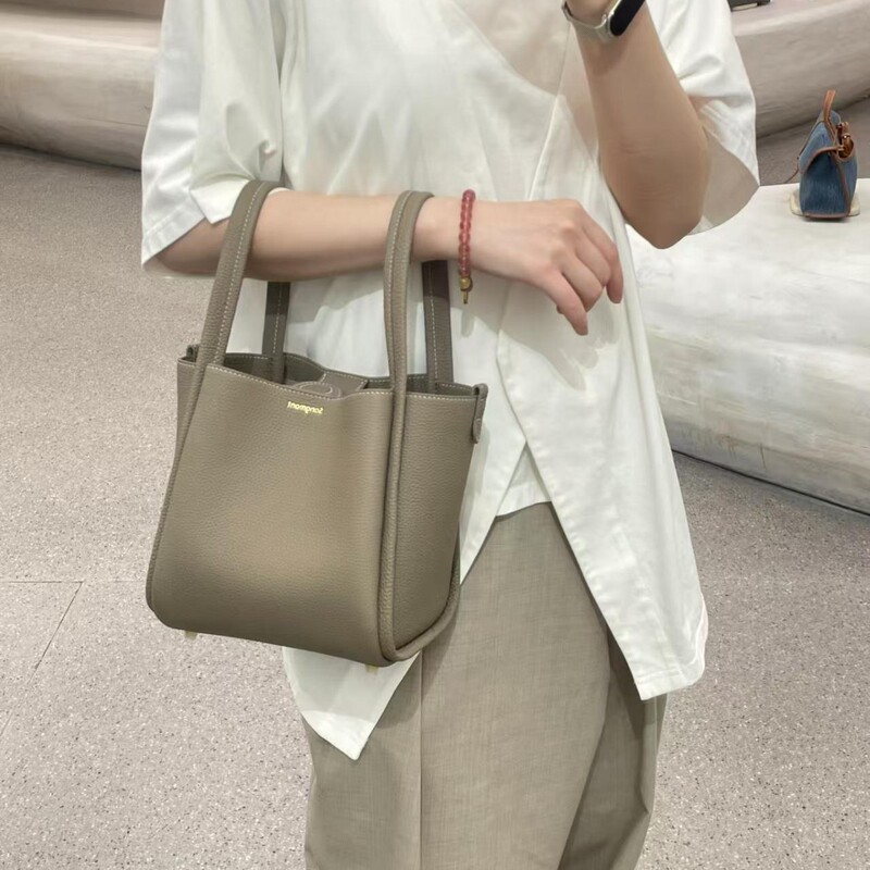 Songshanxia Medium-Sized Vegetable Basket Bag New Version with Lock Buckle, First-Layer Cowhide Leather Handbag, Shoulder Bag, Crossbody Bag, Large Capacity Commuter Bag