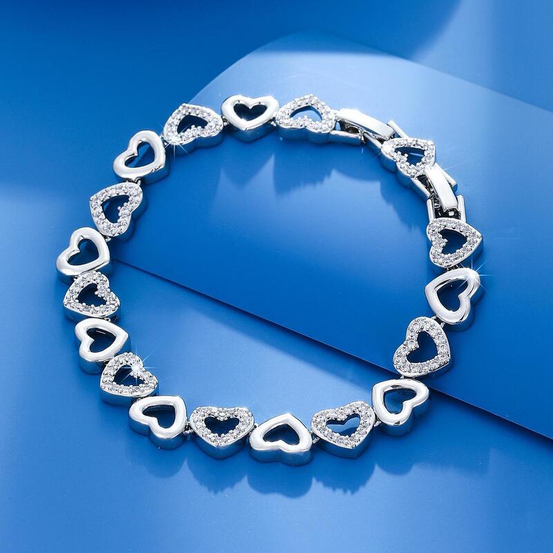 1 Luxury Elegant Inlaid Sparkling Cubic Zirconia Cut Out Heart Design Bracelet Suitable for Ladies Wedding Banquet