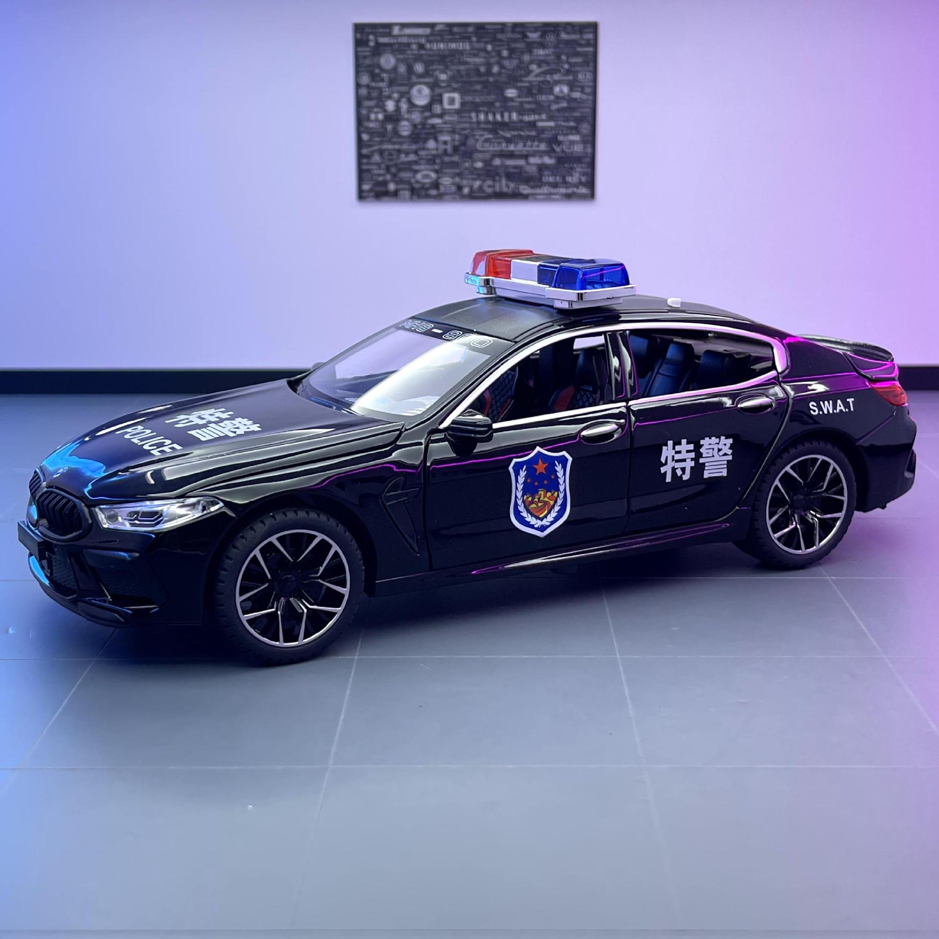 Weili aleación coche modelo 1:24 BMW M8 coche policía especial policía tire hacia atrás con sonido y luz modelo de coche de juguete adornos