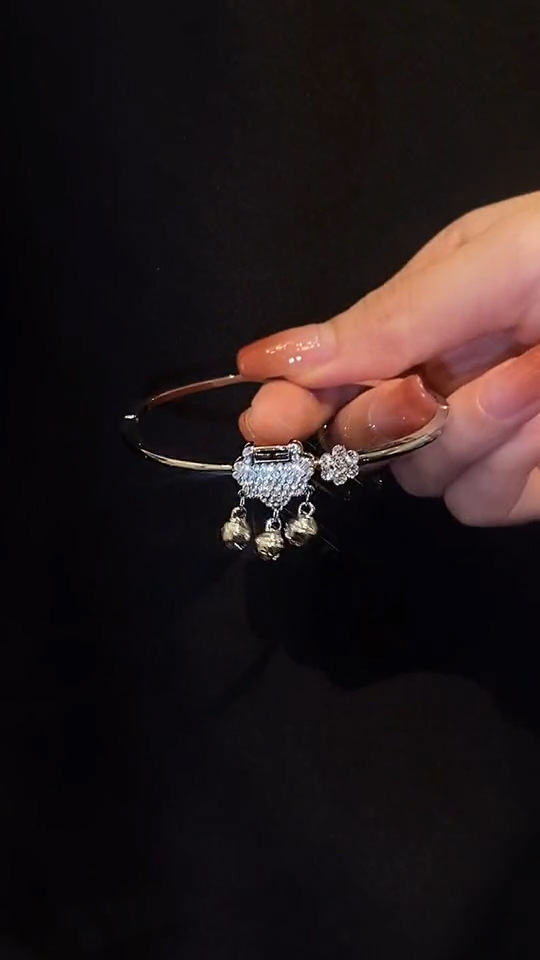 Exquisite Longevity Lock Bell Bracelet For Women Ancient Style_voghion.com