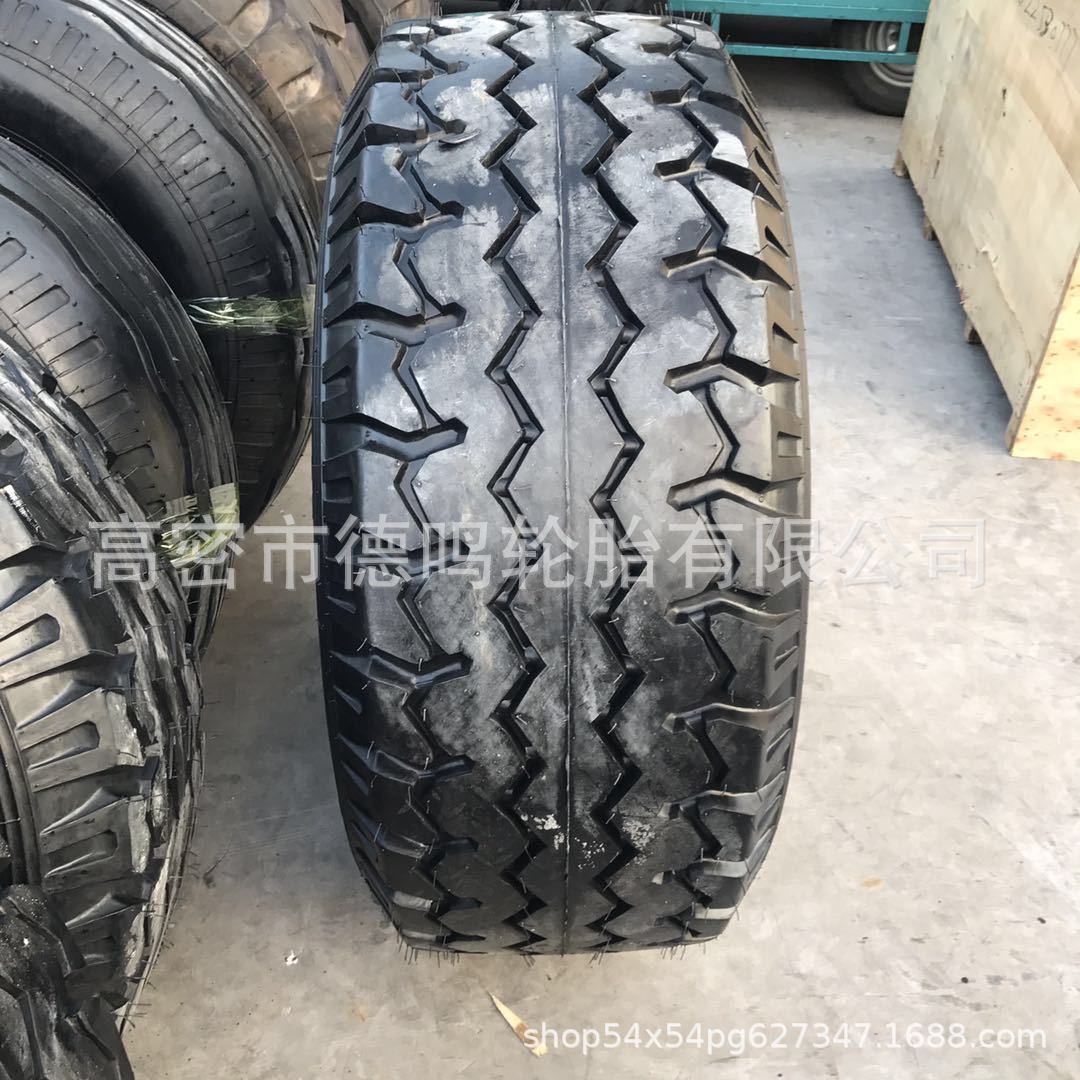 Suministro Fengshen neumático de camión oblicuo 18-22.5 nuevo neumático de la máquina de reacondicionamiento 18-22.5 neumático del petrolero