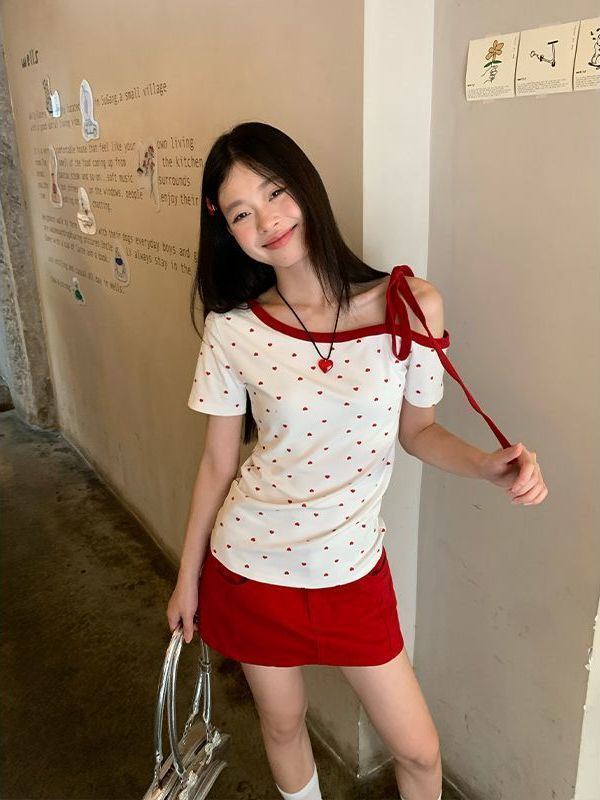 爱心印花白色斜肩短袖t恤女夏季新款绑带设计修身甜辣露肩上衣ins|undefined
