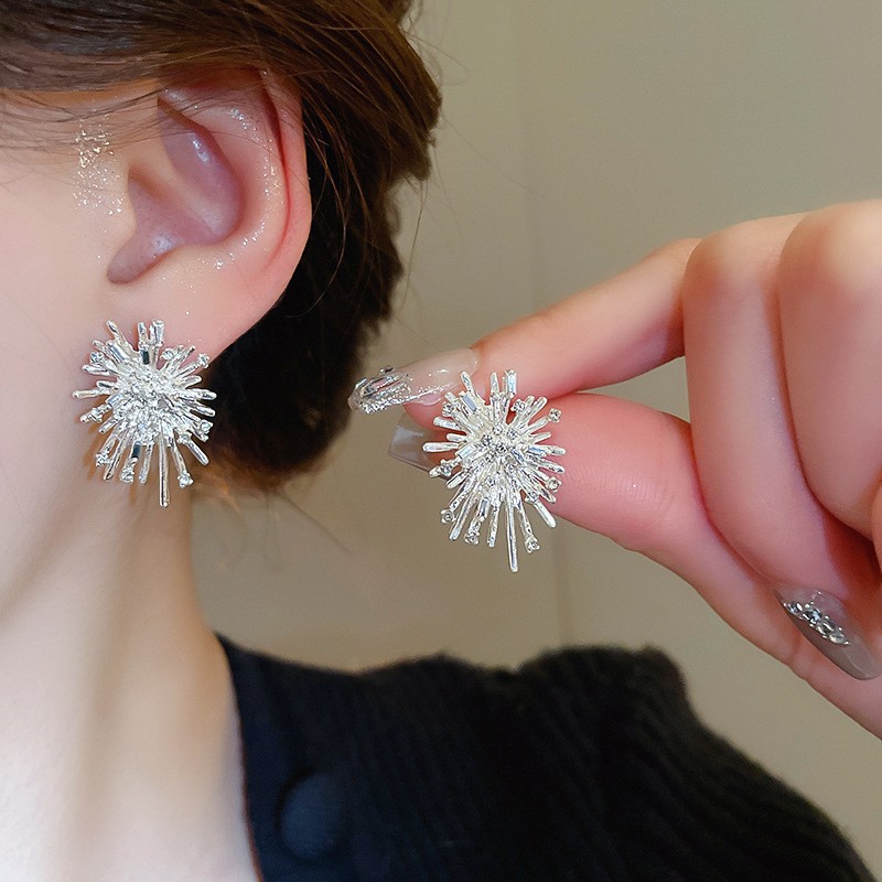 Pendientes de perlas de flor de circón de aguja de plata, pendientes de lujo de alta gama de lujo ligero exquisito, pendientes de todo fósforo blanco de moda de nicho al por mayor