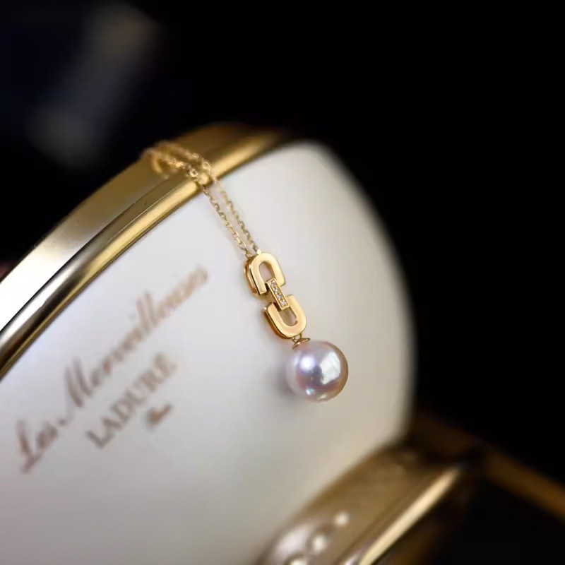 Japanese import fashionable fresh design brand pendant from pearl