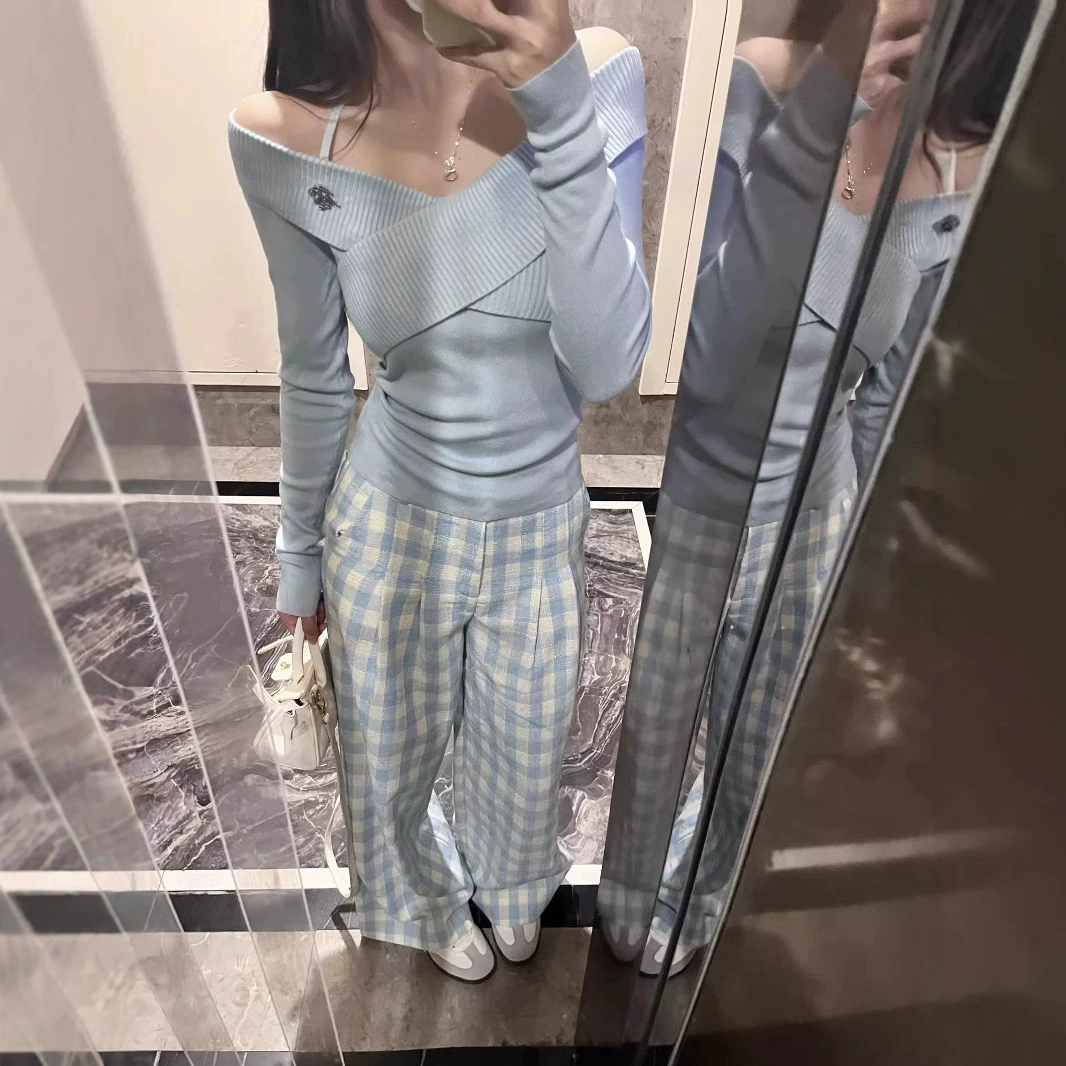 Синий скрещенный свитер с длинными рукавами