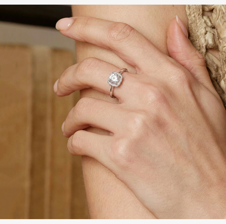 Nhẫn bạc S925 đính đá Moissanite hình vuông nhỏ phong cách tối giản thời trang — Một mảnh chi tiết 5