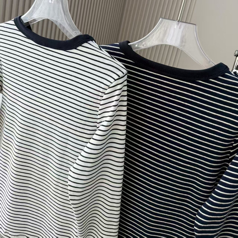 17196 Qingdao Warehouse 2026 Autumn New Embroidered Fine Striped Long Sleeve T-shirt Round Neck Contrast Color T-shirt for Women 17196 Qingdao Warehouse 2026 Autumn New Embroidered Fine Striped Long Sleeve T-shirt Round Neck Contrast Color T-shirt for Women