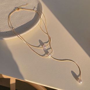 European and American double-layer Pearl clavicle chain versatile temperament niche design necklace female personality autumn and winter sweater chain