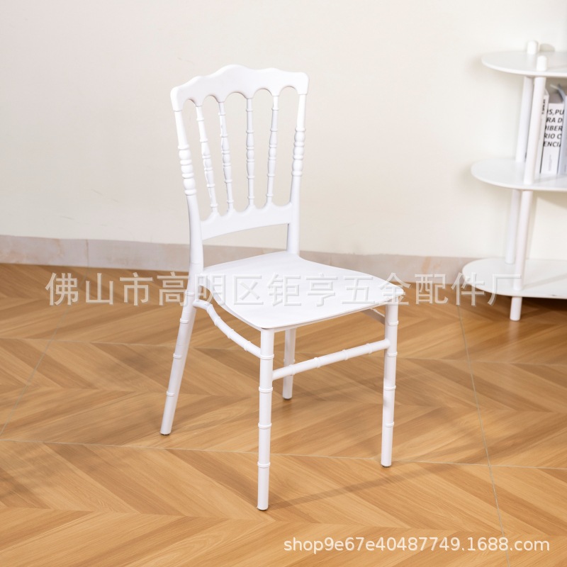 Silla nórdica de plástico PP con aspecto de bambú, silla tipo castillo, silla para bodas, hoteles, banquetes, negociaciones al aire libre, fabricante mayorista, moderna y ecológica.