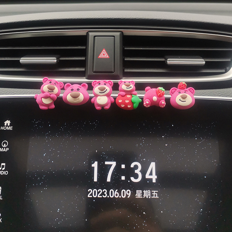 Pantalla del automóvil Consola central Espejo retrovisor Decoración de automóviles Ornamento de fresa Oso Decoración de automóviles eléctricos Pequeñas piezas de mujer