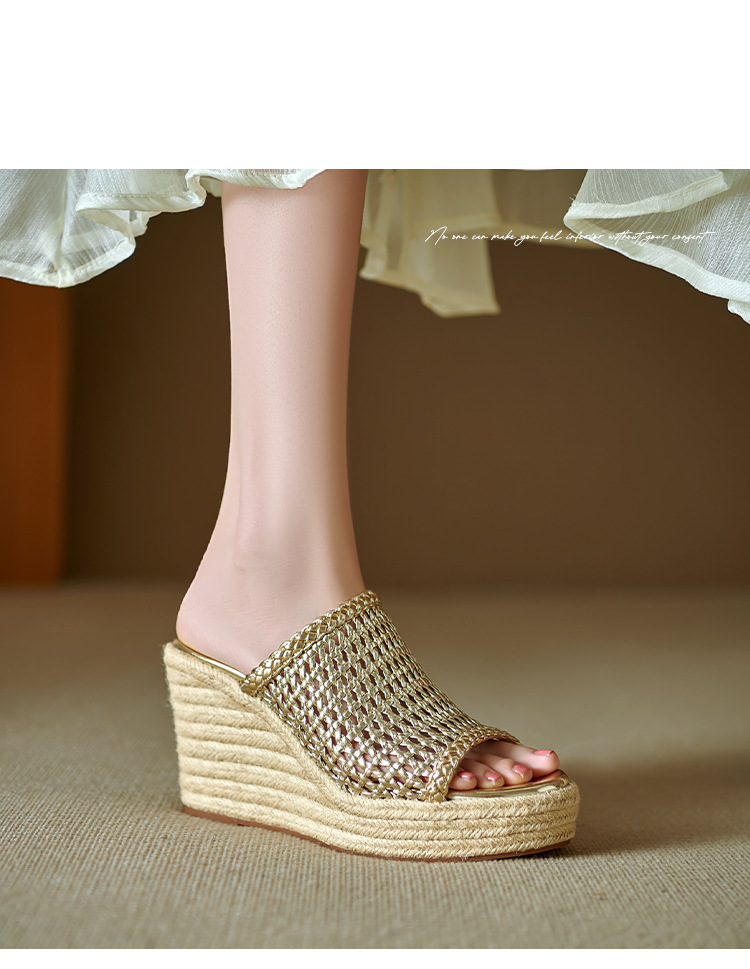 Dép sandal nữ quai chữ V đan rỗng, đế xuồng cao gót, mũi hở kiểu cá sấu — màu vàng, bạc chi tiết 7