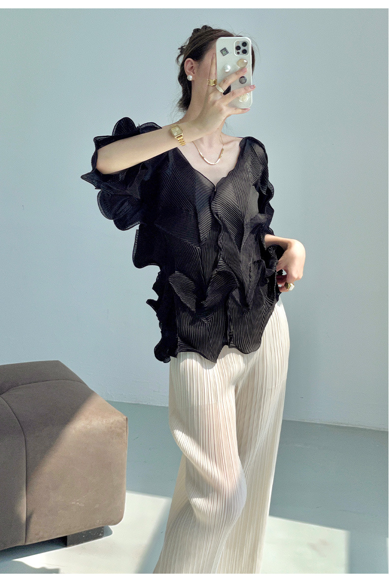 Áo thun nữ Miyake xếp ly thủ công cổ V ôm dáng — Màu đen chi tiết 12